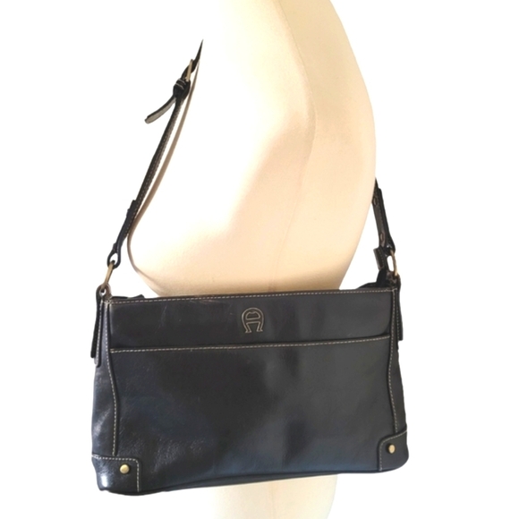 Vintage - Etienne Aigner Black Leather Gold Logo Shoulder‎ Bag - Picture 1 of 6